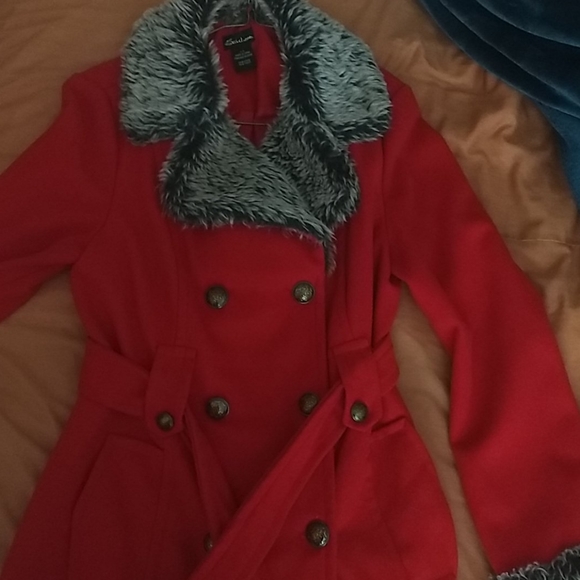 Red Trench Coat with Fur Detail - Picture 2 of 3